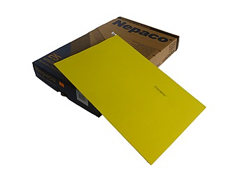 Carpeta colgante color nepaco con visores transparentes móviles para fijar en múltiples posiciones, varillas metálicas recubiertas, su altura supera el ancho del formato oficio. Medida: 36 x 24 cm