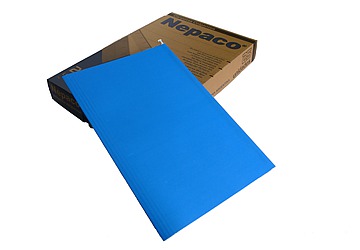 Carpeta colgante color nepaco con visores transparentes móviles para fijar en múltiples posiciones, varillas metálicas recubiertas, su altura supera el ancho del formato oficio. Medida: 36 x 24 cm