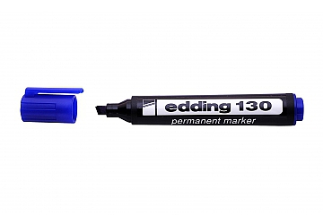 Marcador Edding 130 de punta chanfleada, cuerpo plástico,  trazo ancho y uniforme, tinta permanente al alcohol, se caracteriza por eficacia (opacidad y secado rápido) sobre superficies rugosas, grasas o sucias. Punta: 1.5 - 3 mm 