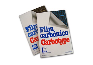 Papel carbónico Carbotype negro x 10 unidades, tamaño oficio. 
